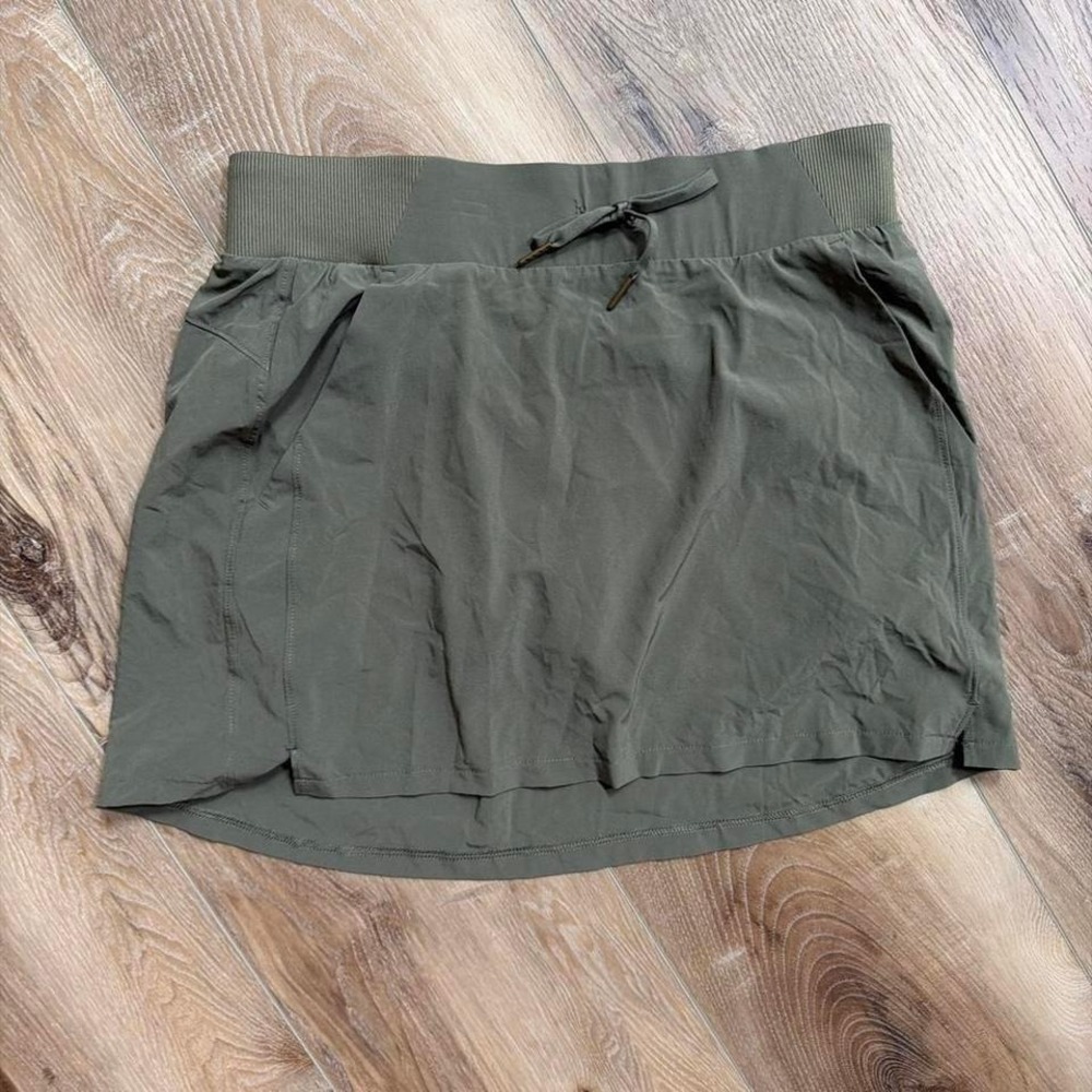 All in Motion Olive Green Athletic Skort Built In Shorts Womens M Golf Tennis - Picture 2 of 8